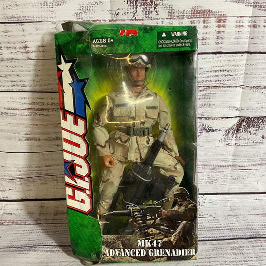NWD 2004 HASBRO G.I. JOE MK47 Advanced Grenadier Action Figure (DAMAGED BOX)