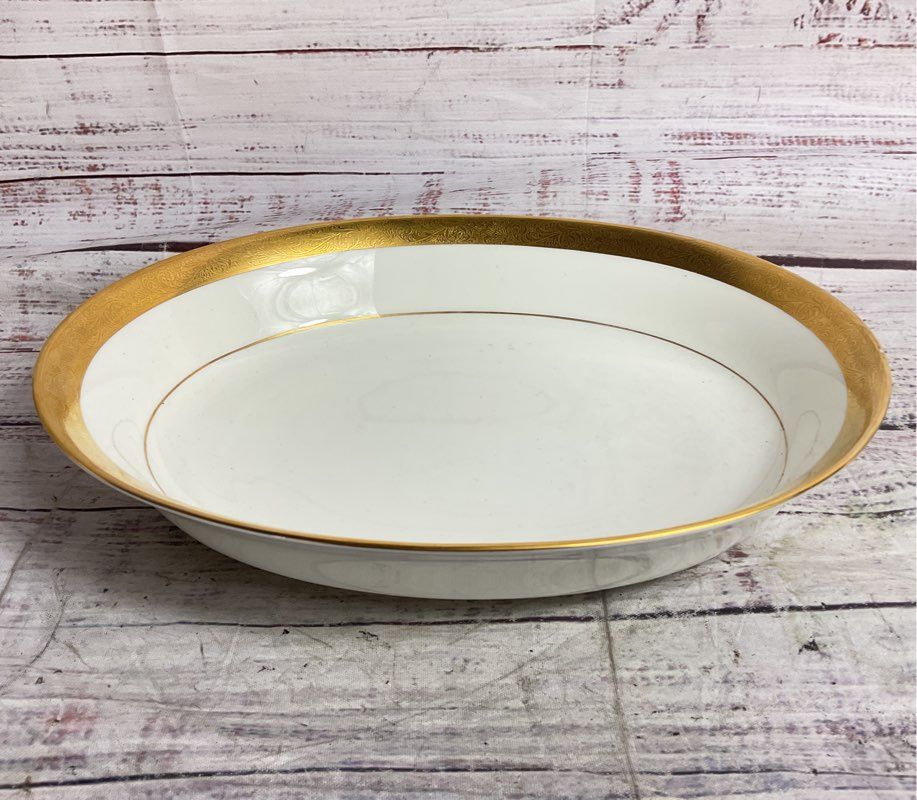 Mikasa Harrow Set of 4 Bone China Serving Pieces White Gold