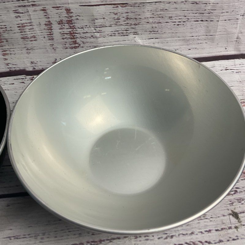 Vintage Emalox Set Of 2 Enameled Aluminum 5" Bowls In Green & Silver