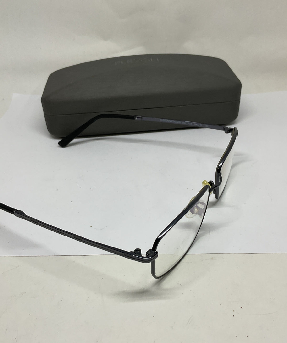 FLEXON Nathaniel 600 Eyeglasses Frames - Size 140