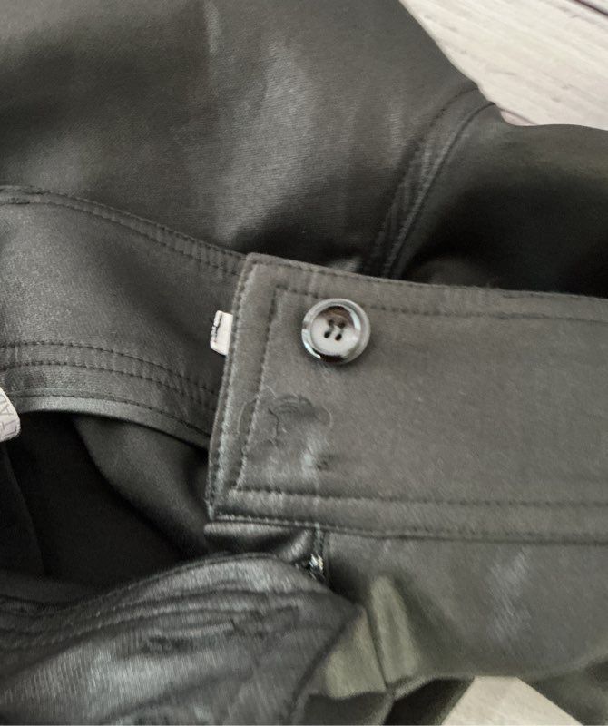 Women's Valtadoros Black Pants Size M Retail $350 MISSING ONE BUTTON