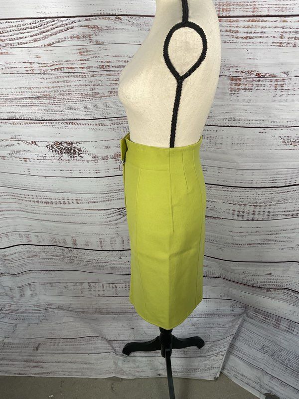 Women's Salvatore Ferragamo Green 100% Wool Skirt Size 26 Waist