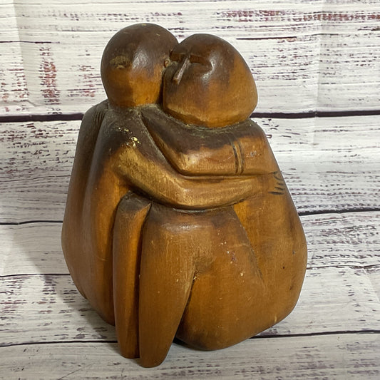 VTG./ANTIQUE Love Wood Carving of Man & Woman Embracing- 5"
