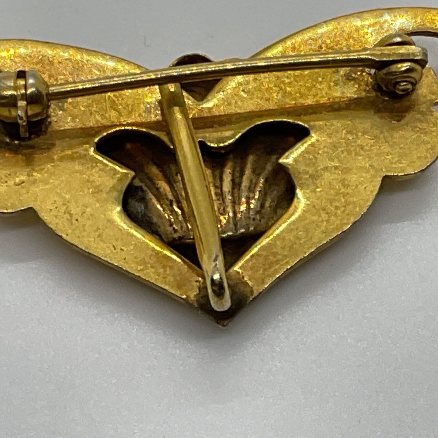 VTG./ANTIQUE 2 Tone Art Deco Style Shell Brooch-1.25"