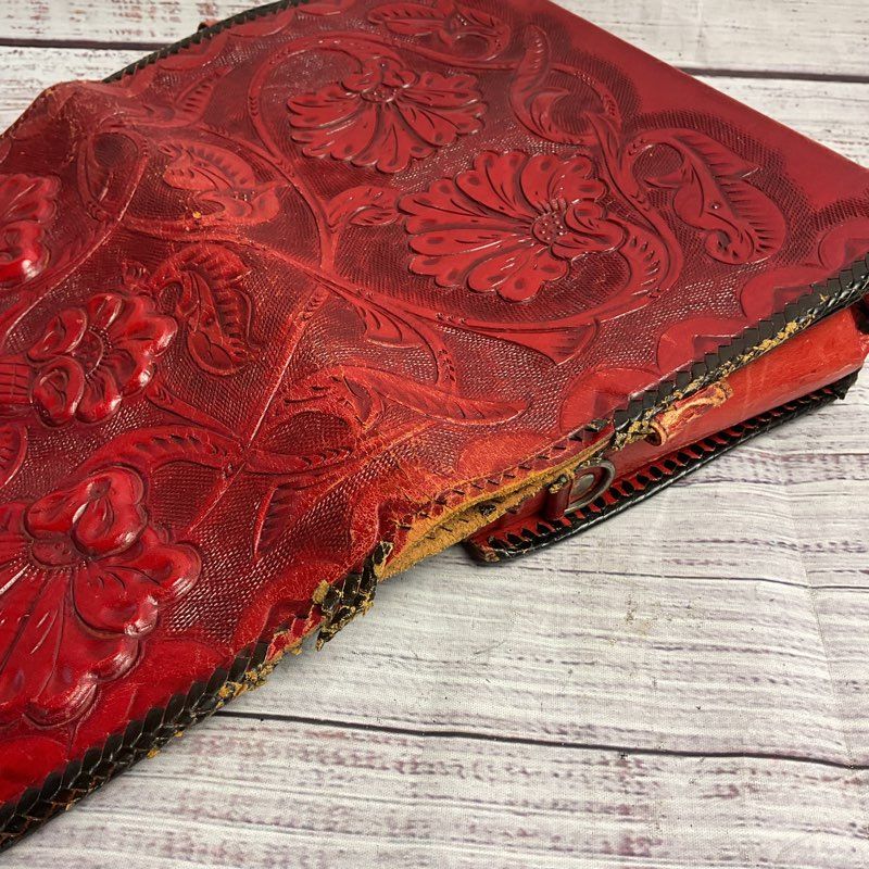 Vintage Red & Black Floral Leather Tri-Fold Clutch Purse *DAMAGED*