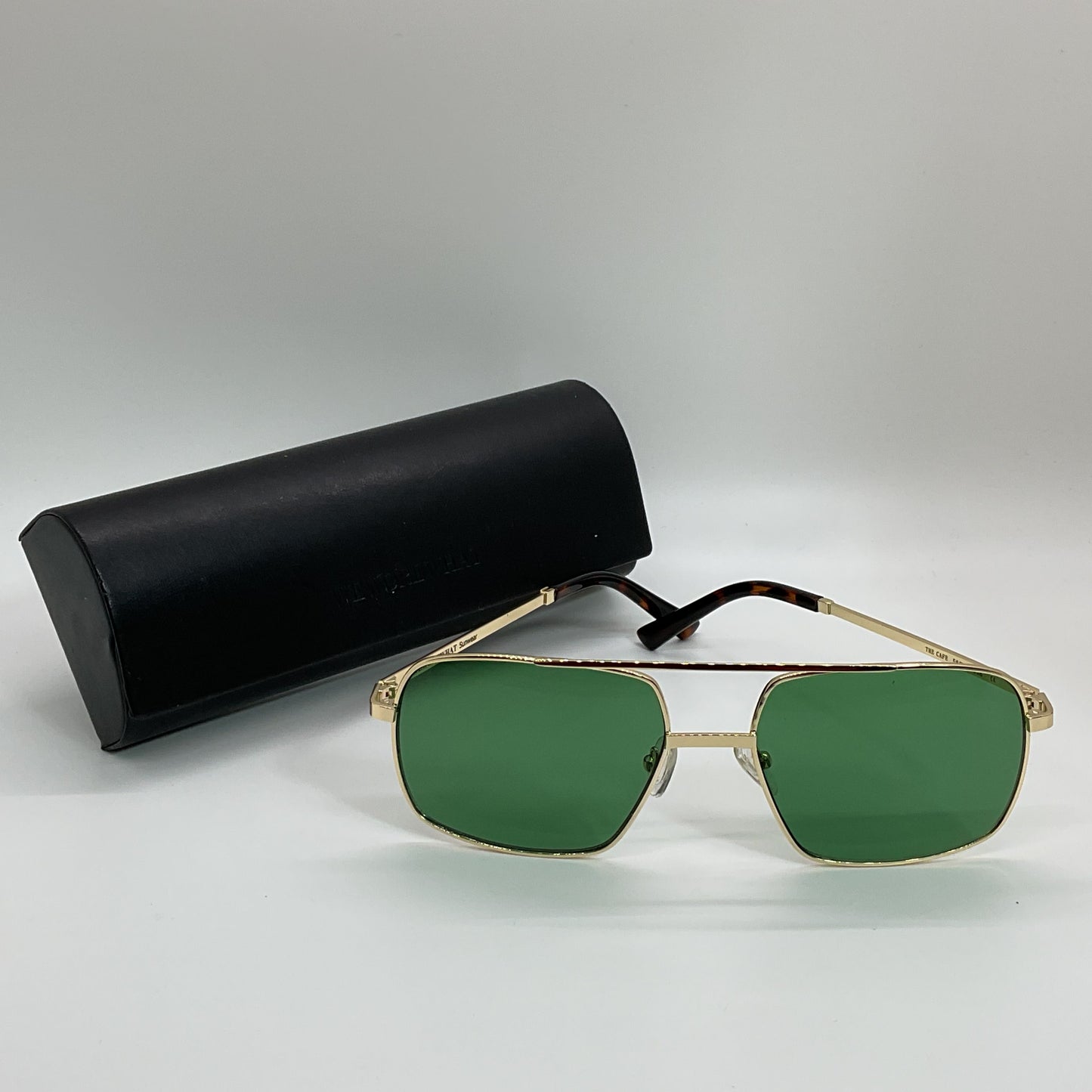 WE WORE WHAT Sunwear The Cafe Men's Gold Tone Aviator Sunglasses- 58[ ]18 136