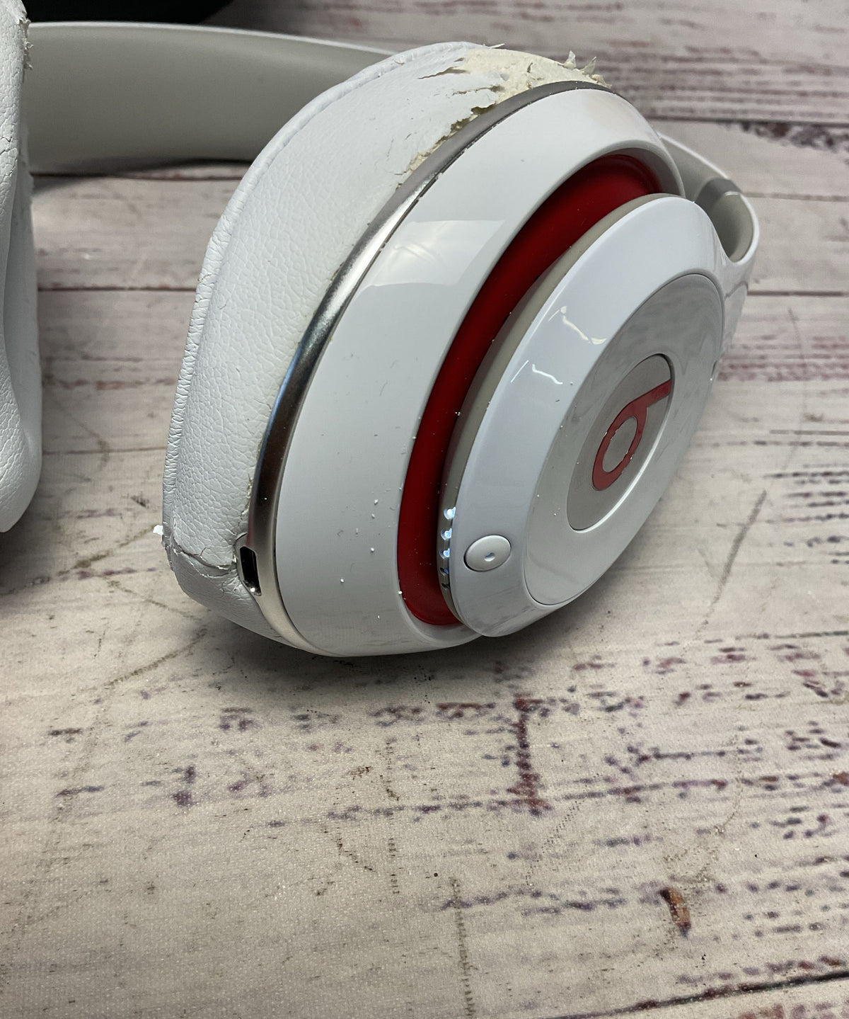 Beats Studio 2 White Over Ear Headphones Noise Cancelling B0501