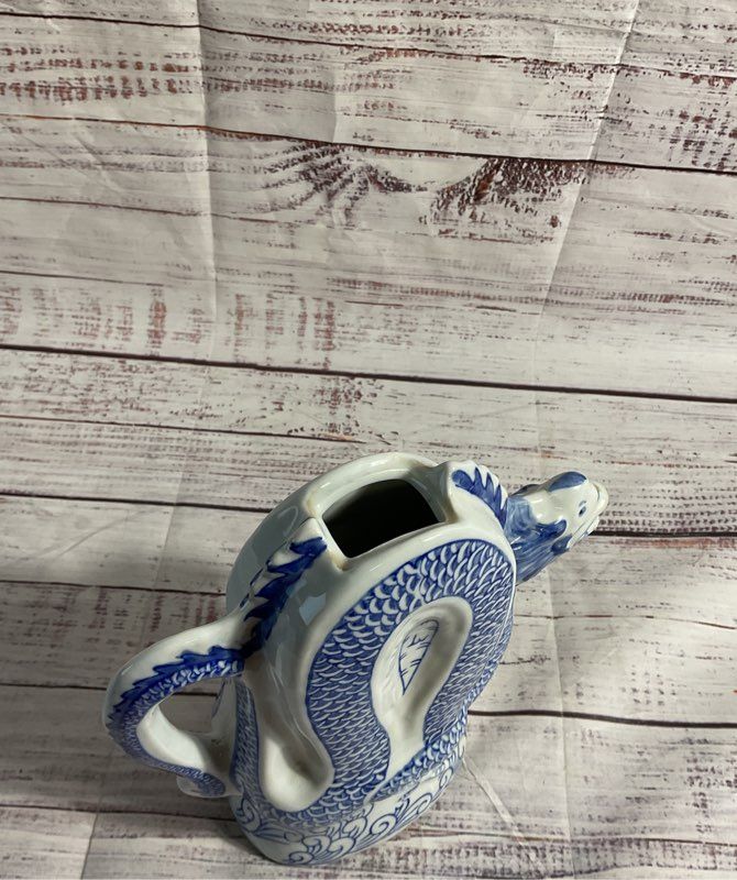 Vintage Chinese Dragon Statue Figural Tea Pot White & Blue 7.25" Missing Lid