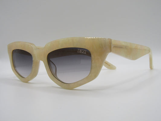 Dezi On Read Women's Limestone Smoke Acetate Cat Eye Sunglasses