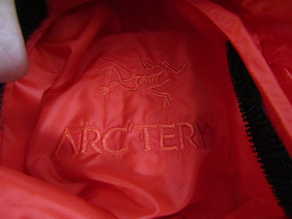 Arc'teryx Ogee Red Insulated Bucket Hat Size L / XL
