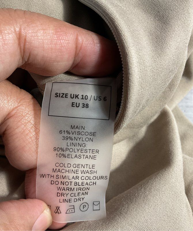 NWT Maniere de Voir Women's Sleeveless Zip Front Taupe Jumpsuit Size 6 US