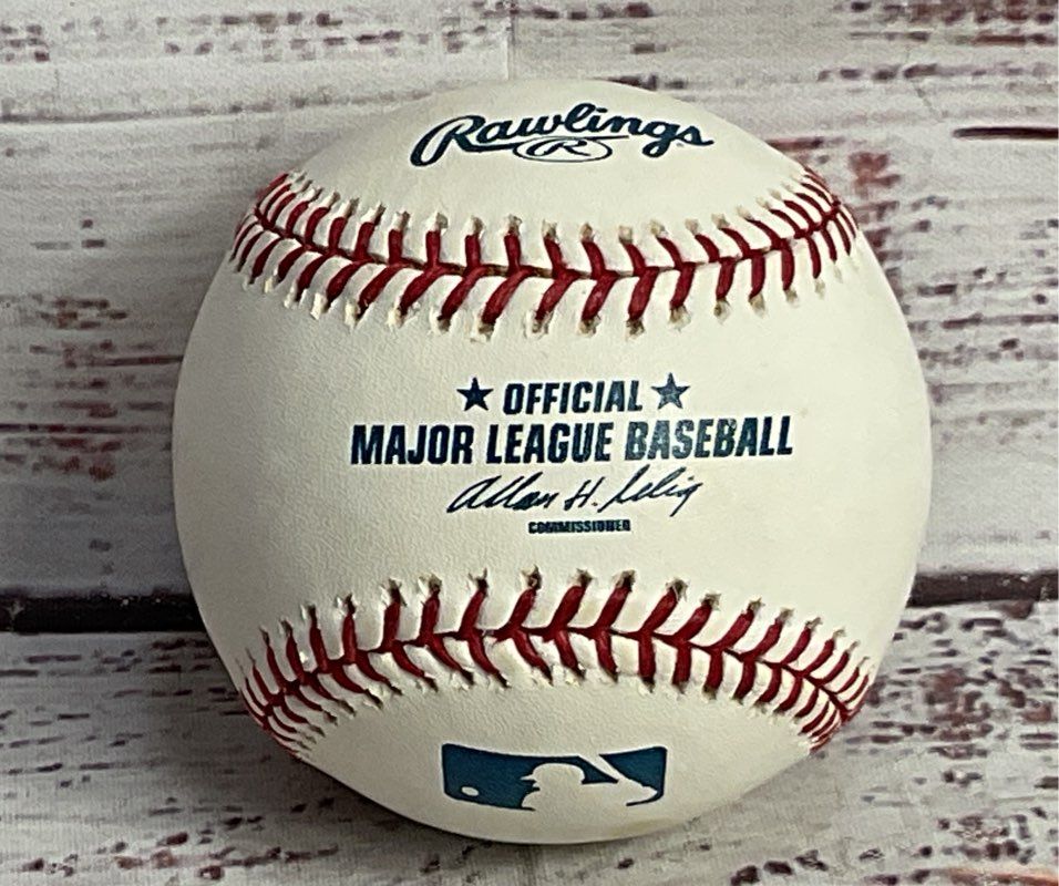 Rawlings Official Major League Yankees Willie Randolph Signed Baseball