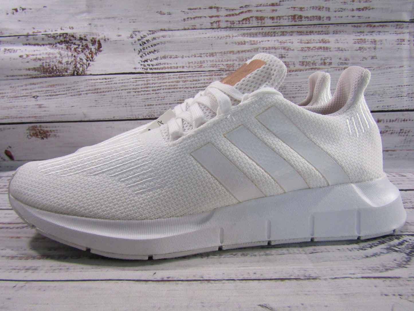 Adidas Swift Run Women's White Low Top Sneakers Size 9.5 EG9492