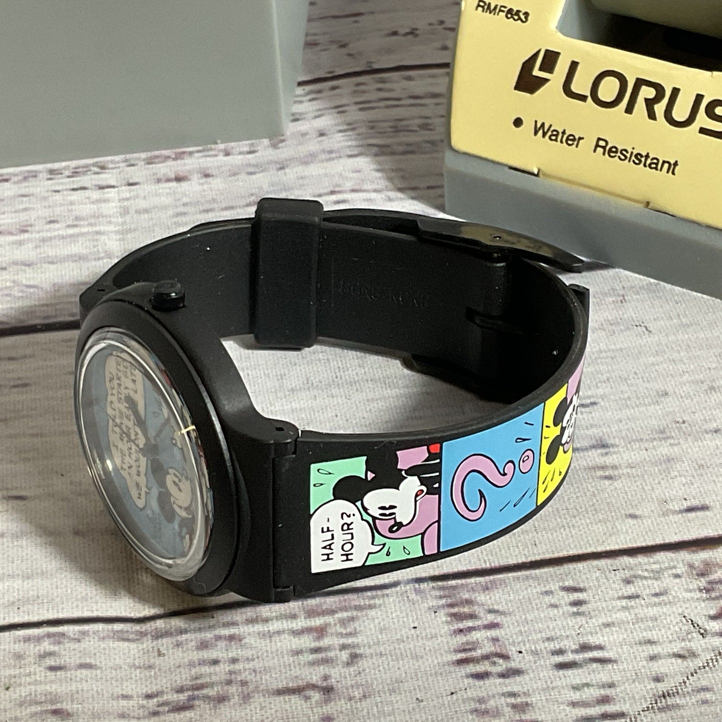 VTG. 1980's LORUS Mickey & Minnie Mouse Comic Cartoon Watch- NEEDS BATTERY