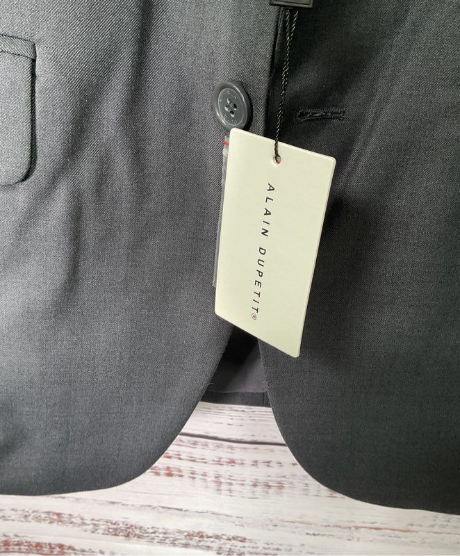 NWT Men's Alain Dupetit Gray Suit Size 36S