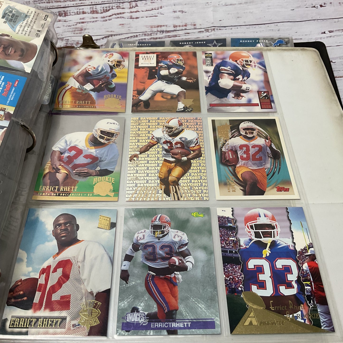 NFL Mixed Football Trading Card Lot ~940 Cards 4 Binders