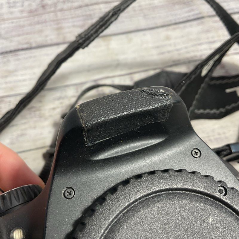 Canon EOS Rebel T2i Digital SLR Camera Body Only DS126271