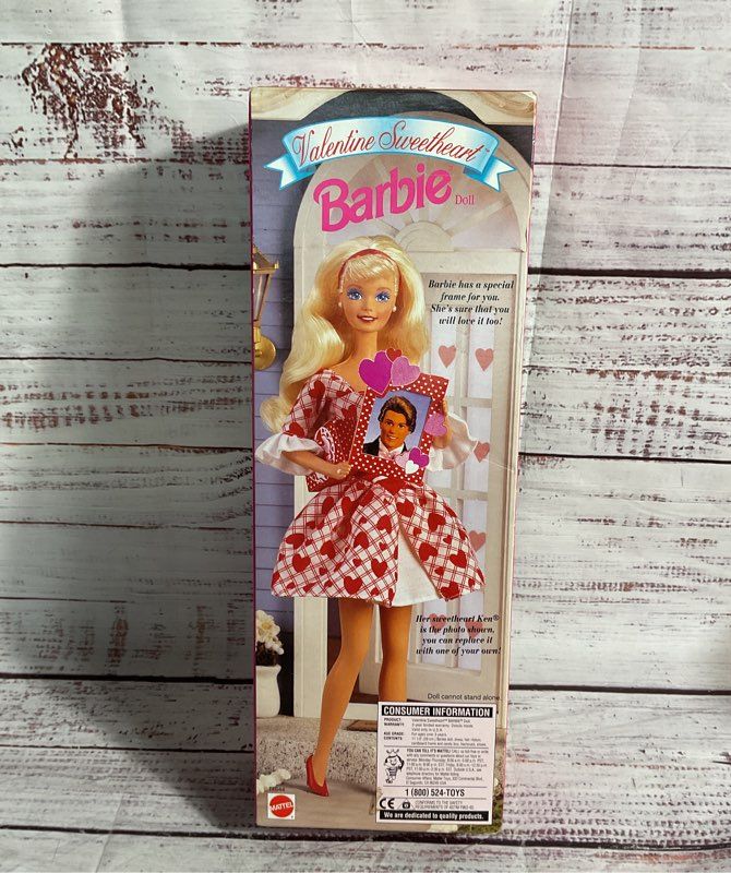 NIB 1995 Valentine Sweetheart Barbie Doll Special Edition Mattel 14644