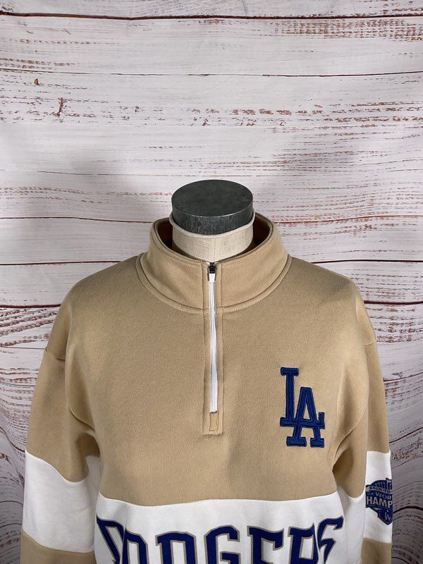 Los Angeles Dodgers Unisex 1/4 Zip Hoodie Size M Women’s Night 2026 Cream