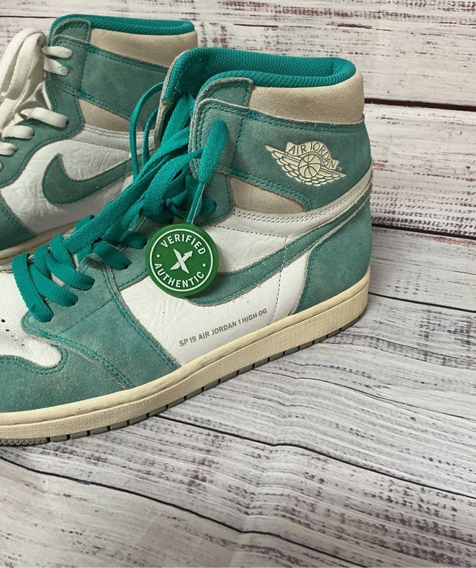 Men's Nike Air Jordan 1 Retro High OG Green Sneakers Size 11.5 Retail $259