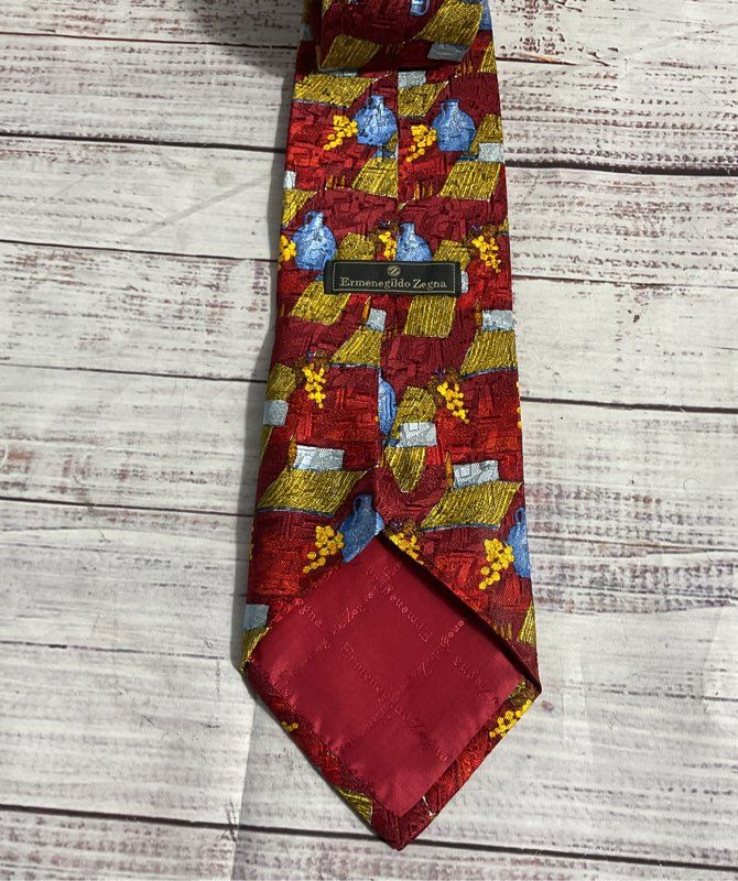 Zegna Ermenegildo Men's Silk Red Tie With Vase Grape Patterns