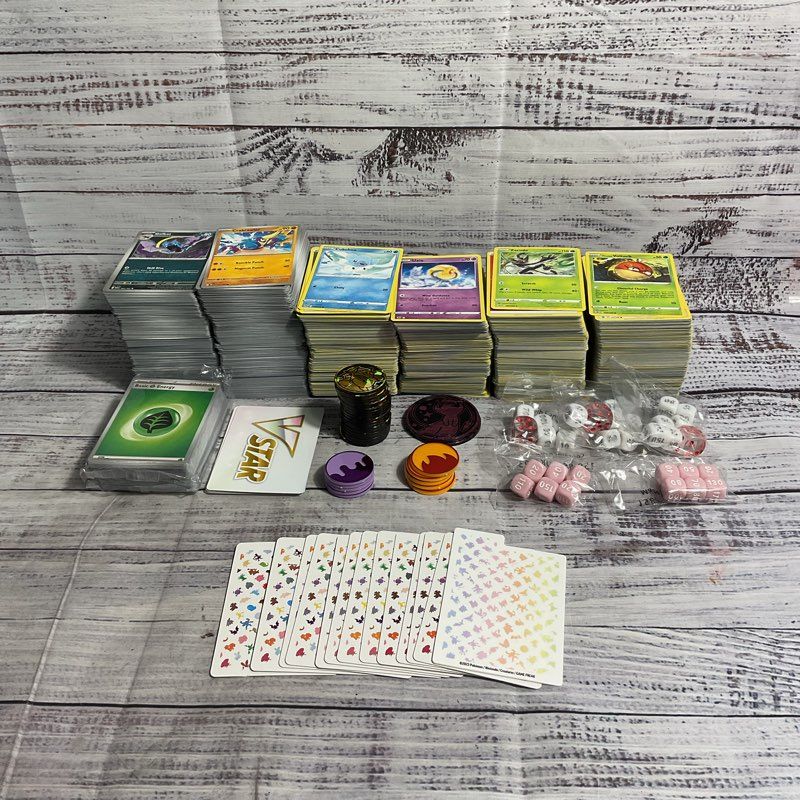 Mixed Lot Of 1600+ Common Pokemon Cards 2020-2023 + Dice, Dividers, Coins & MORE