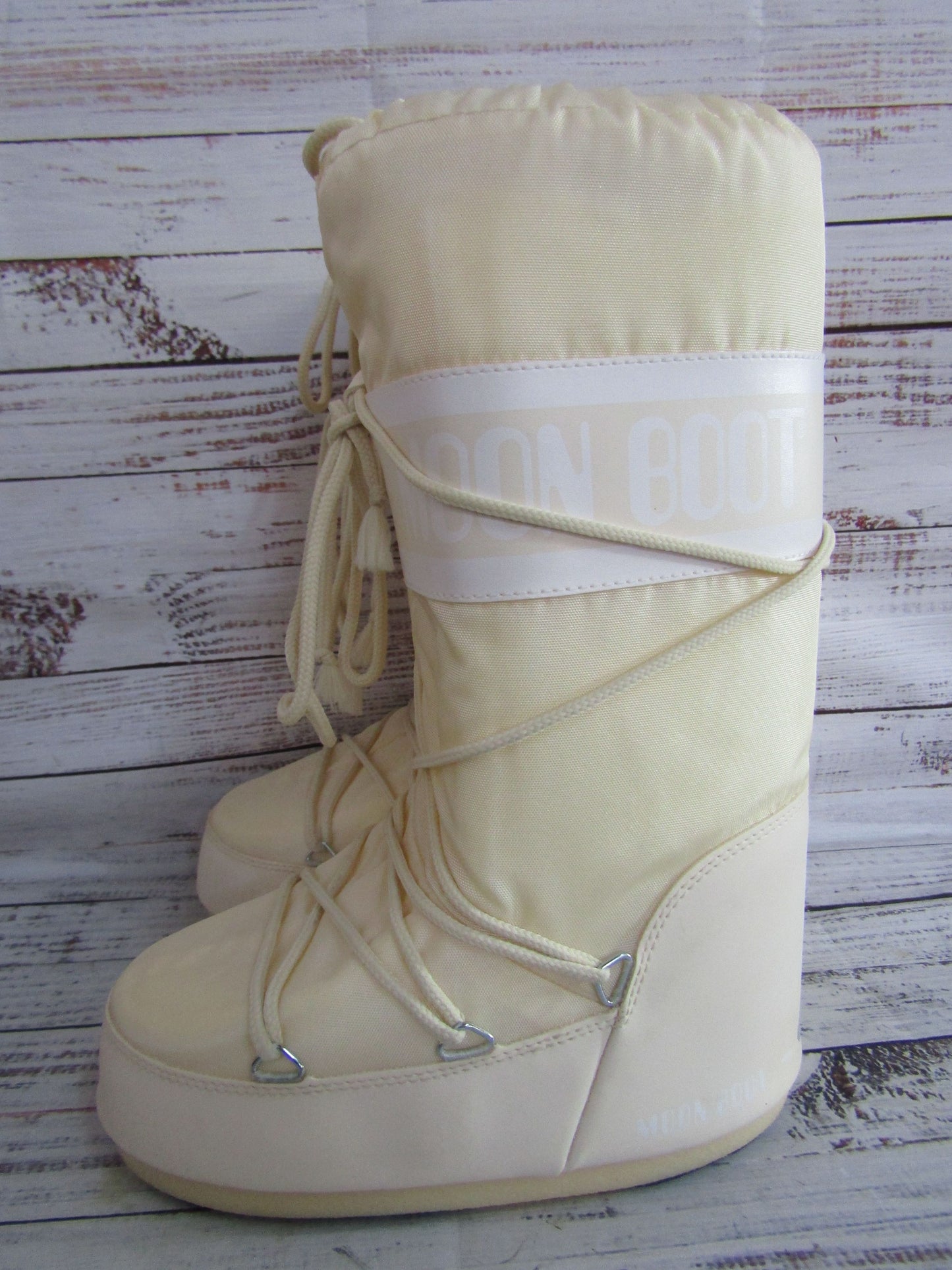 Moon Boots Icon Women's Cream Nylon Boots Size 6
