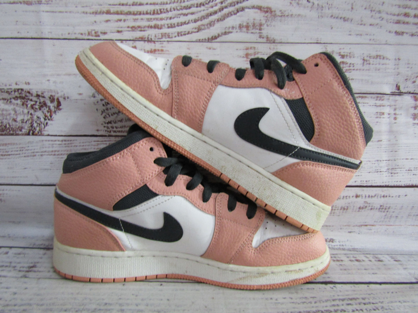 Nike Air Jordan 1 Girl's Pink Quartz Mid-Top Sneakers Size 7 Y 555112-603