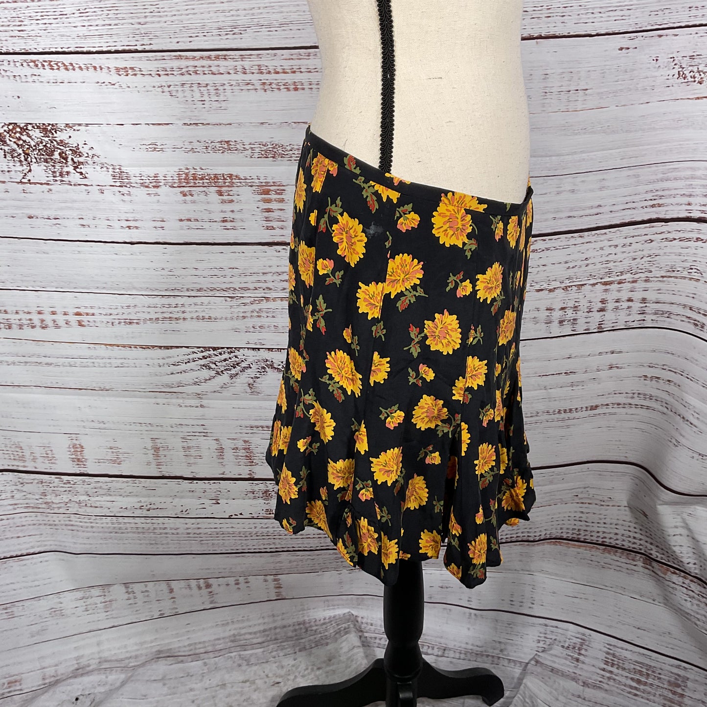 Veronica Beard Weller Black Yellow Floral Print Silk Mini Skirt - Size 6