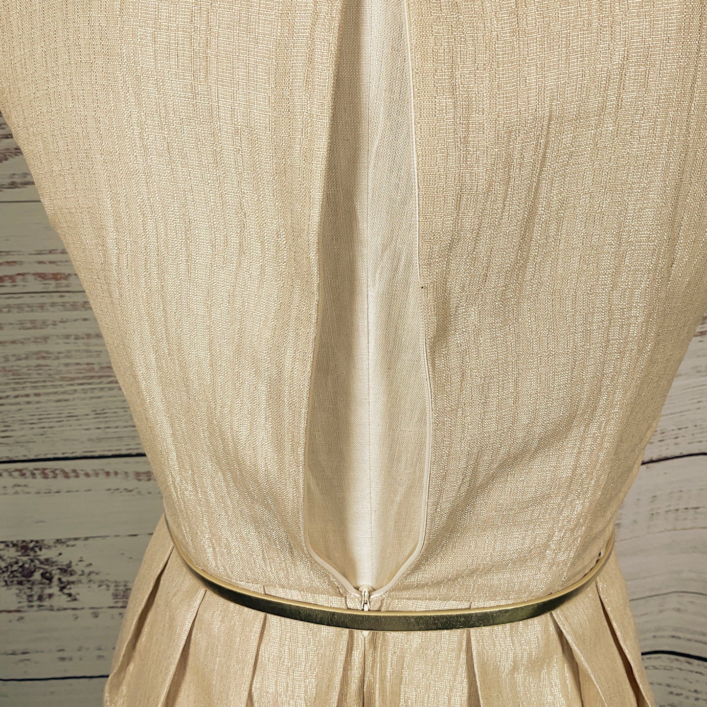 Ellen Tracy Beige Metallic Tone Sleeveless Belted Cocktail Dress - Size 2