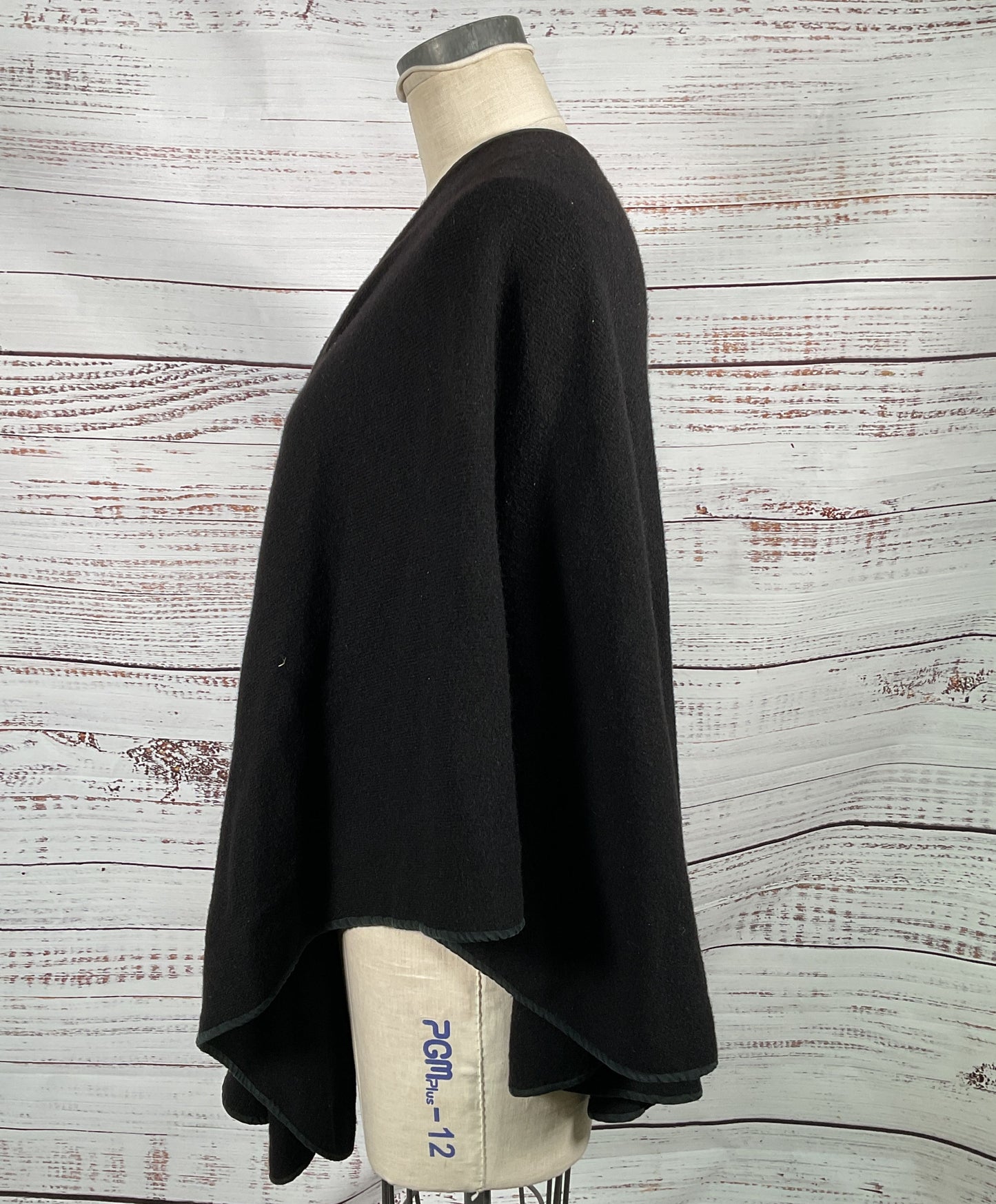 N.Peal Cashmere Oversized Poncho Black OS
