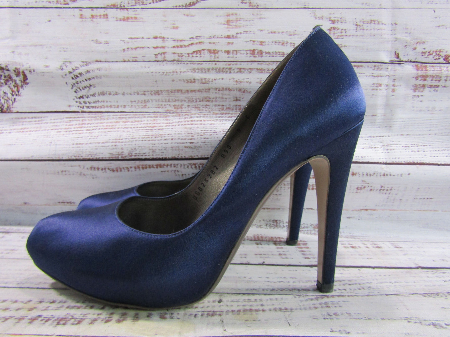 Salvatore Ferragamo Women's Blue Satin Heel Pumps Size 9 Made in Italy
