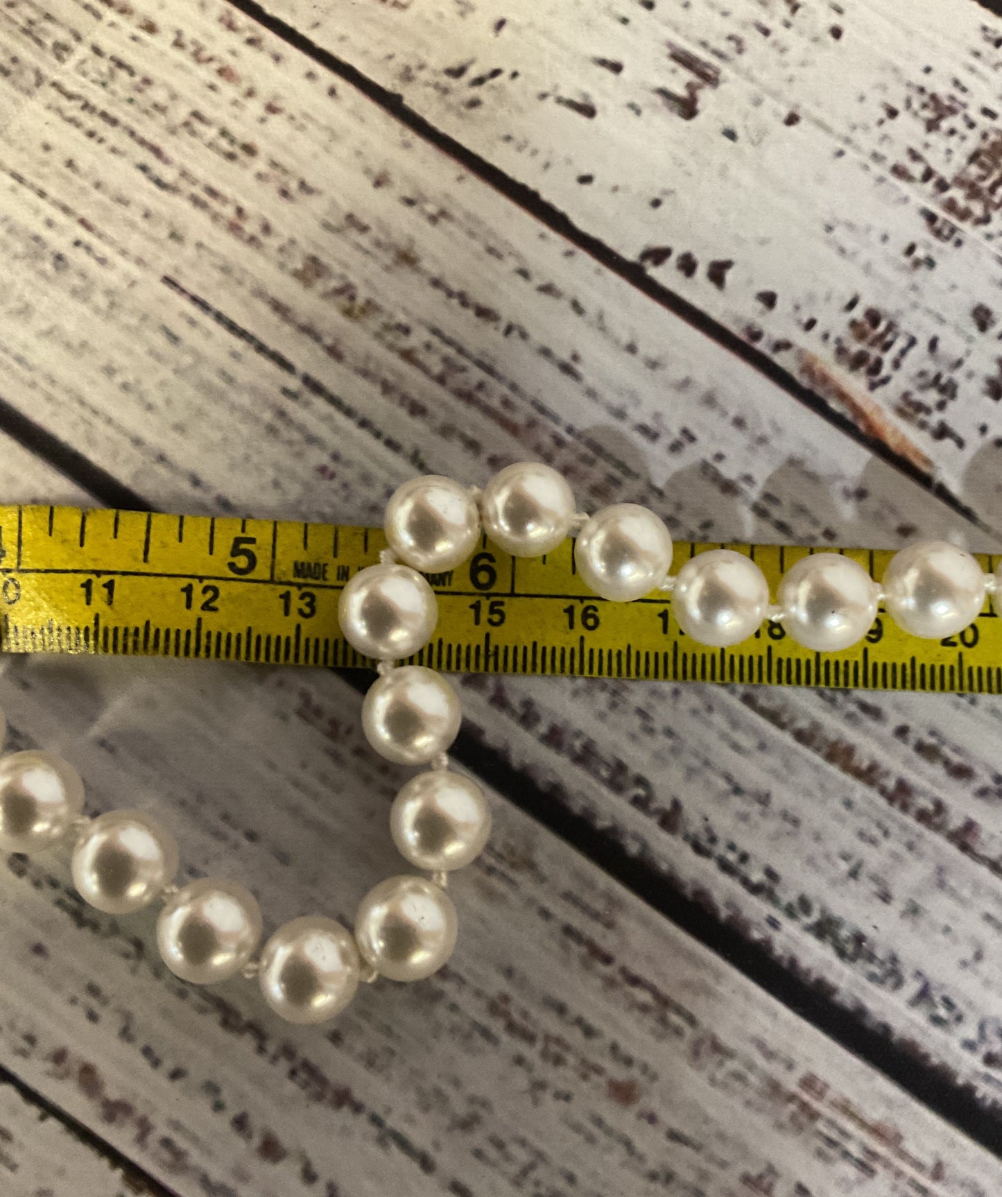 Faux Pearl Silver Clasp Vintage Necklace 17"