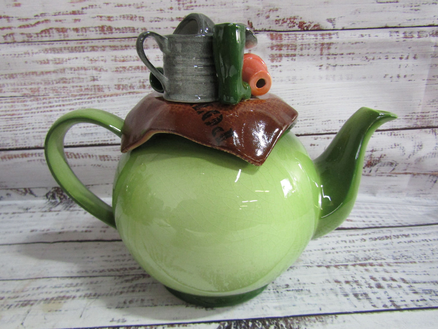 Cardew Design Betty Gardening Teapot Made in England