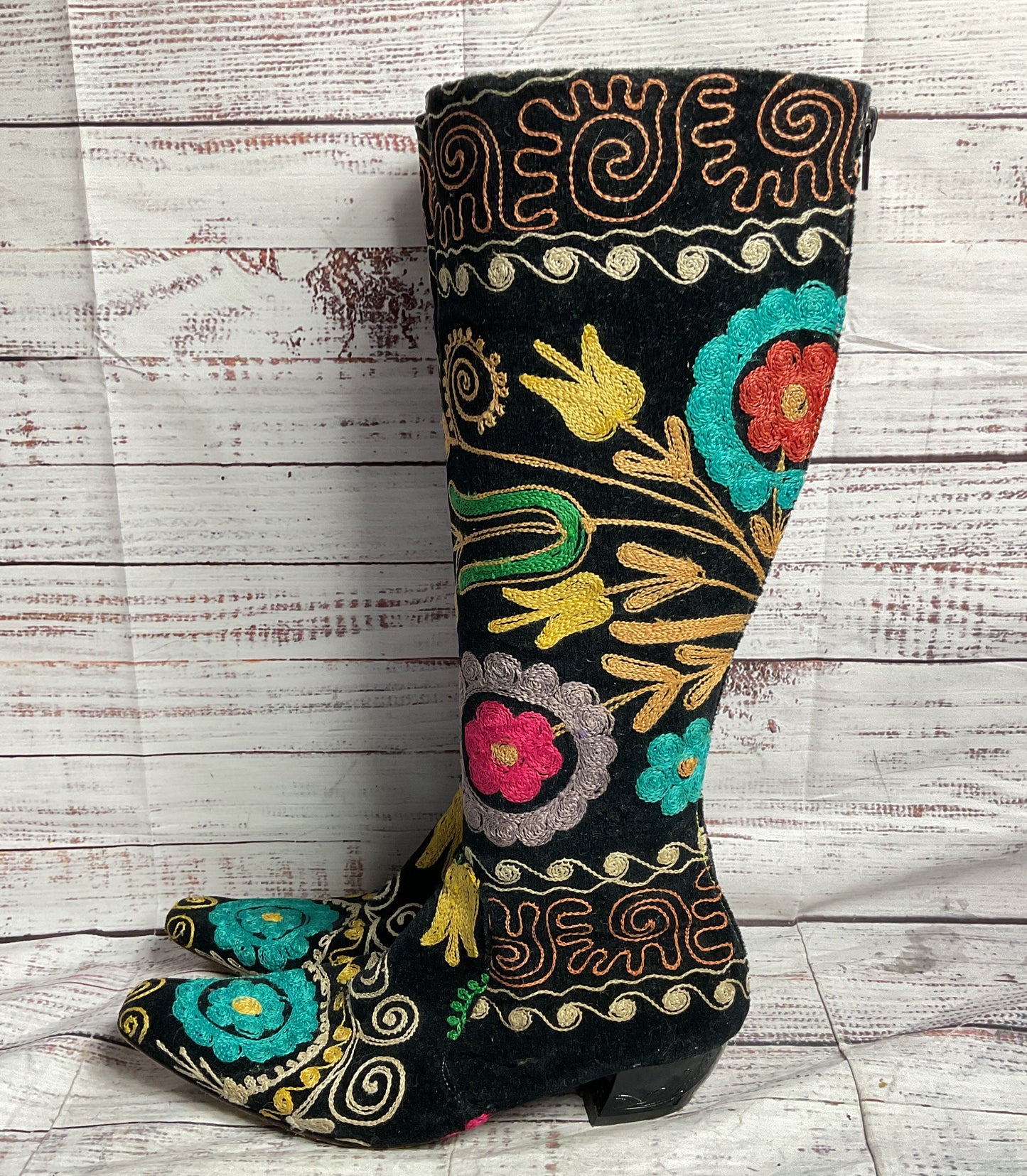 Antique Objet Embroidered Floral Boots Multicolor 39