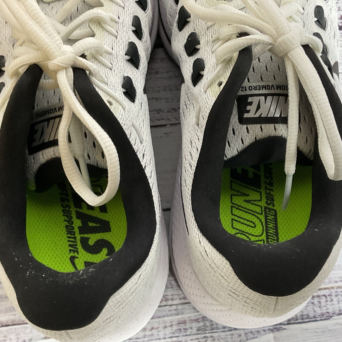 NWOB NIKE Air Zoom Vomero 12 #863766-100 Women's White Running Shoes- SZ 8