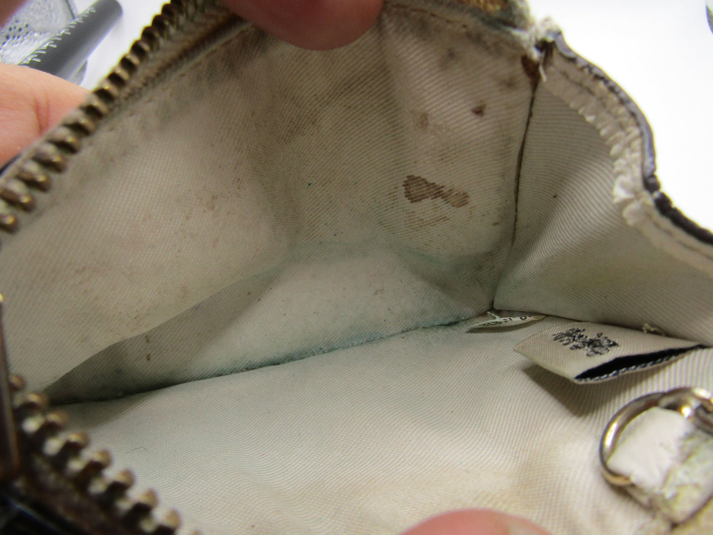 Coach Off White Leather Keychain Wallet ID