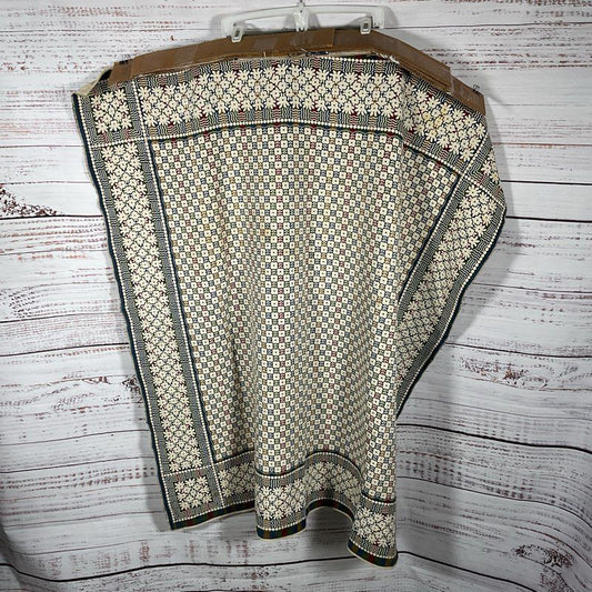 Vintage Knit Reversible Multicolor Floral 48" Tablecloth