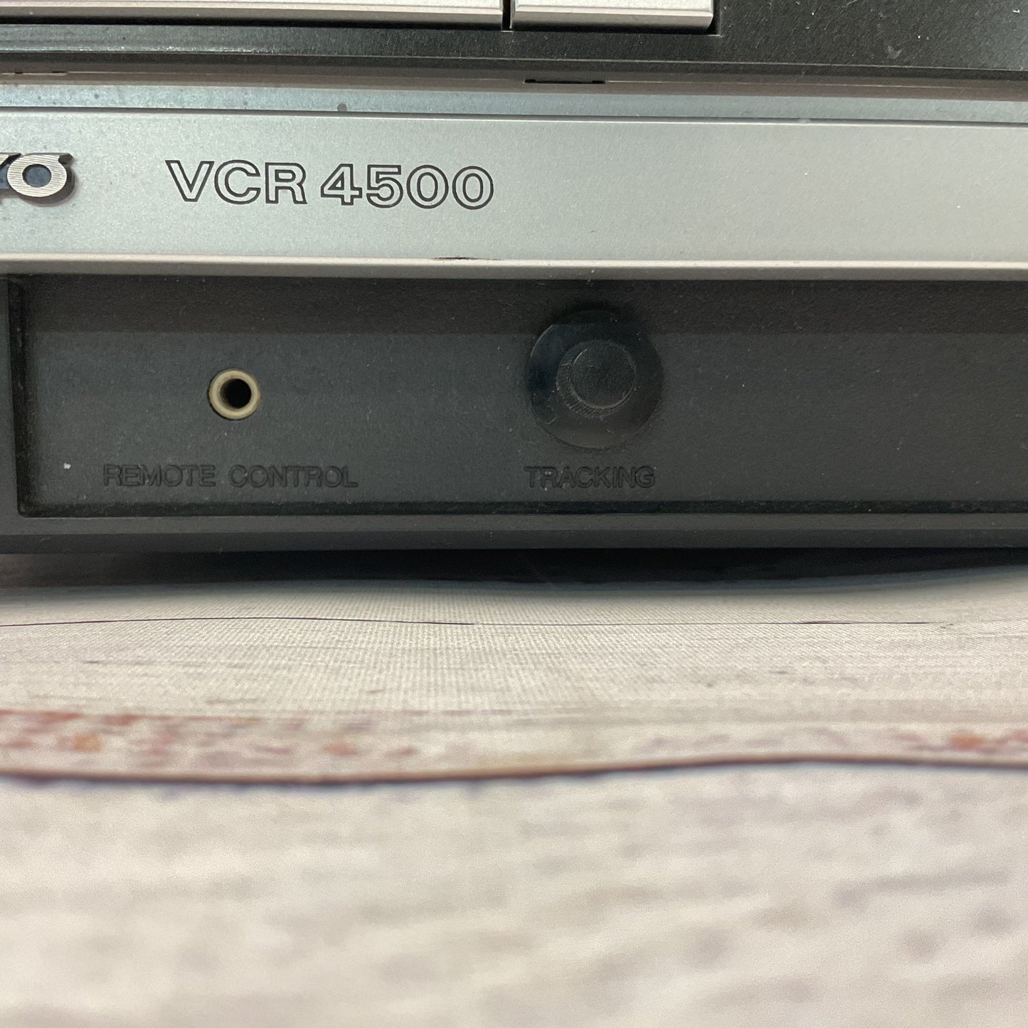 Sanyo VCR 4500 Betacord Video Cassette Recorder Betamax Woodgrain Turns On