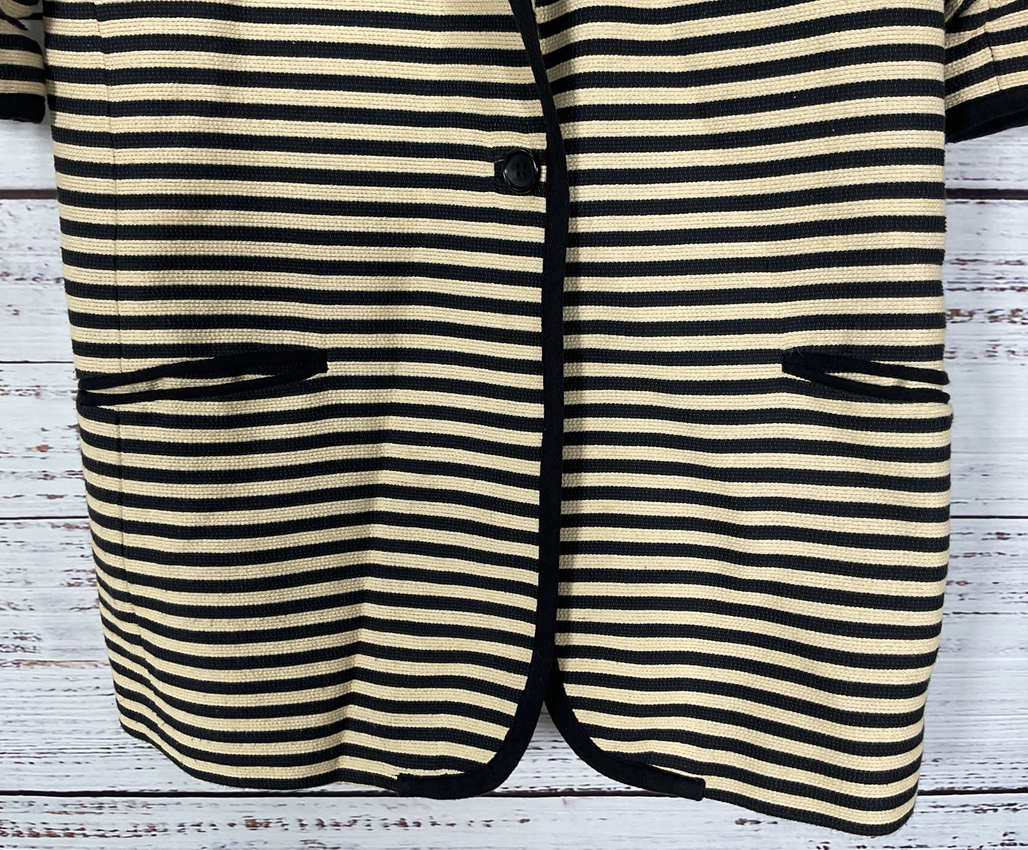 Elizabeth and James Women's Beige Striped Short Sleeve Blazer Size 4