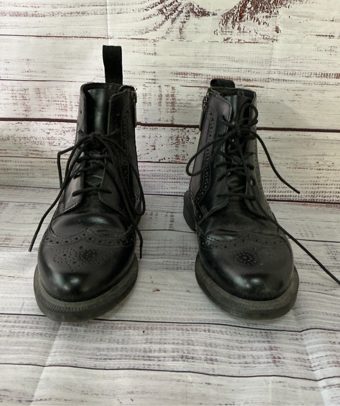 Women's Dr. Martens Black Delphine Leather Brogue Boots Size 5