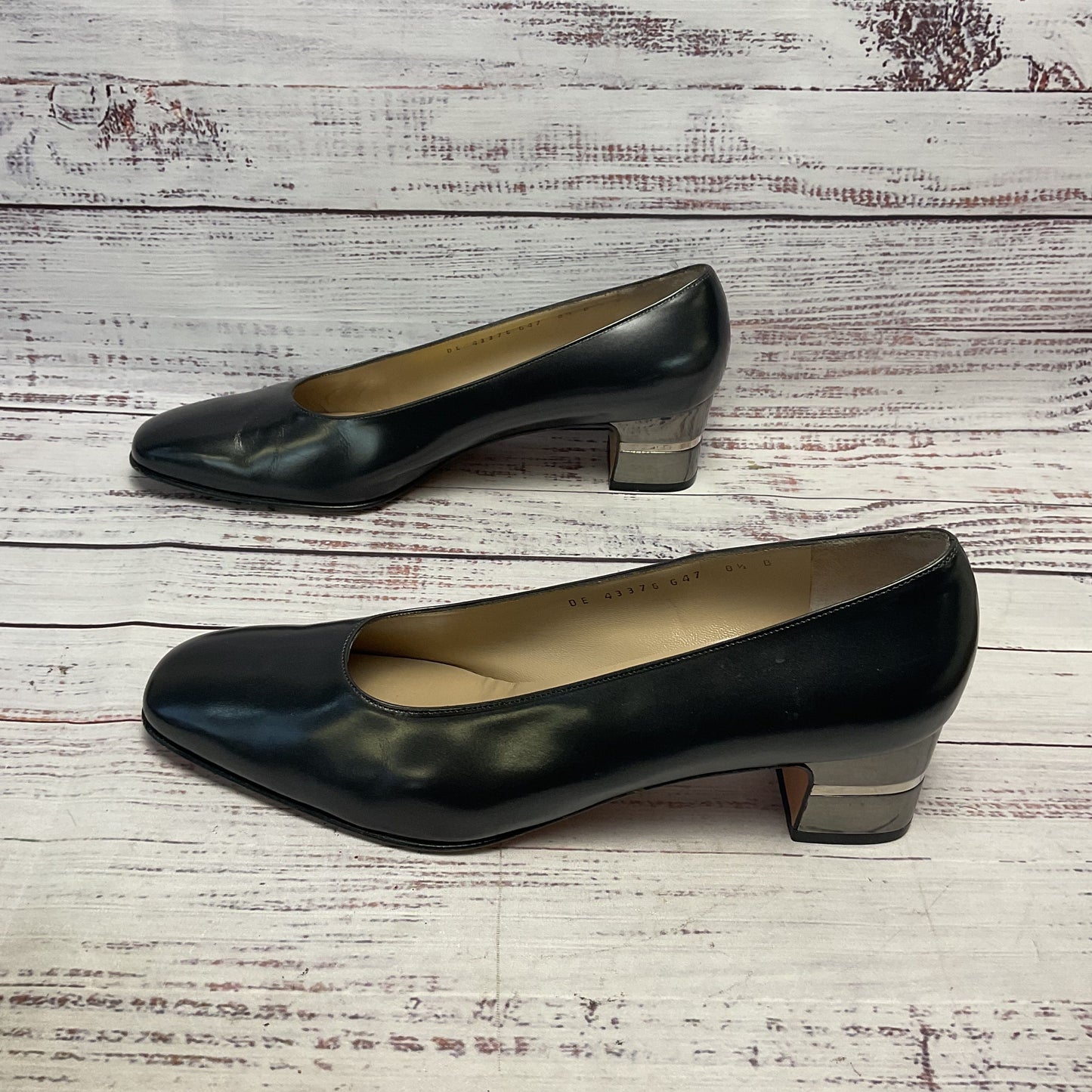 Salvador Ferragamo Gun Metal Mirror Heel Pump Heel Women Size 8.5