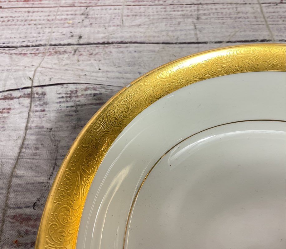 Mikasa Harrow Set of 4 Bone China Serving Pieces White Gold