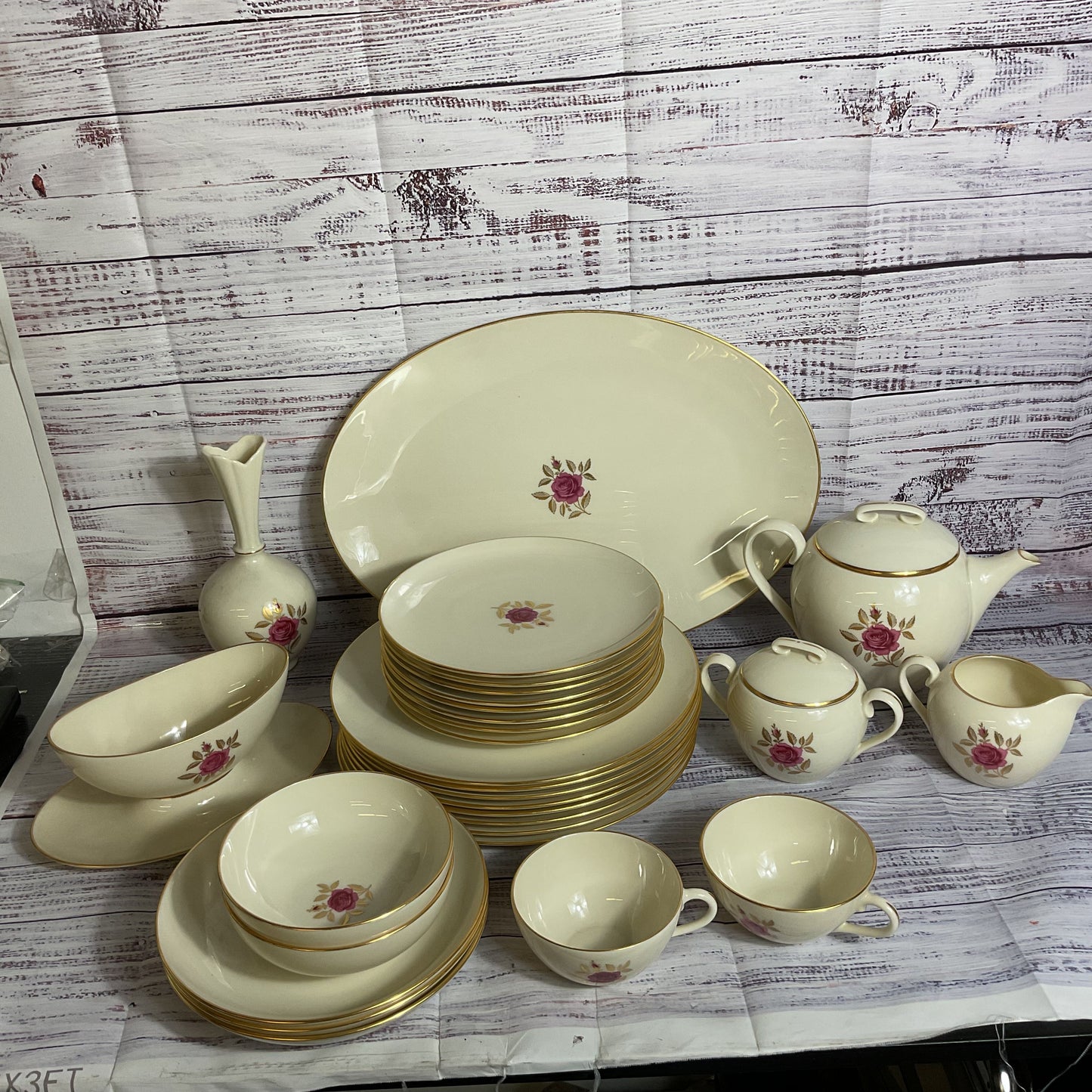 LENOX Roselyn Rose Motif Ivory with Gold Trim Plates & Serving Pieces- 29pcs