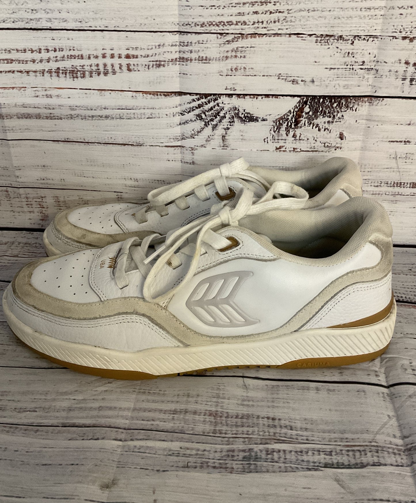 Cariuma Ube Leather Lace Up Sneakers White 11