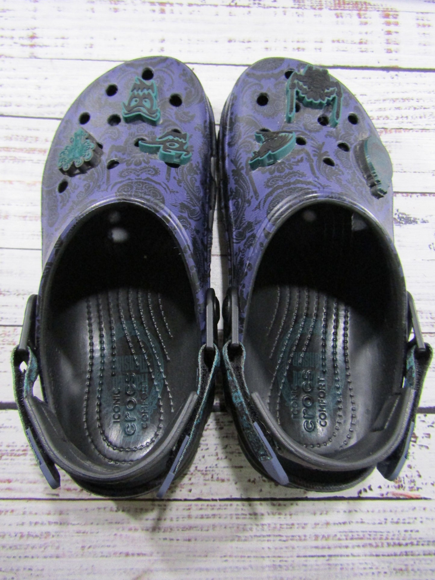 Crocs Haunted Mansion Wallpaper Black & Purple Slip-On Sandals Women's Size 9