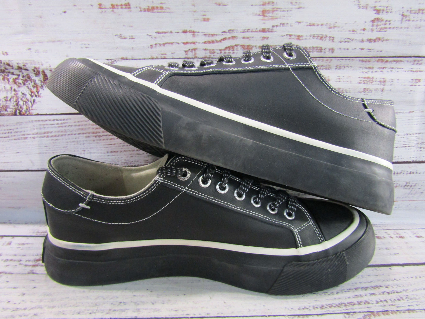East Pacific Trade Dive Men's Black Coated Canvas Low Top Sneakers Size 9