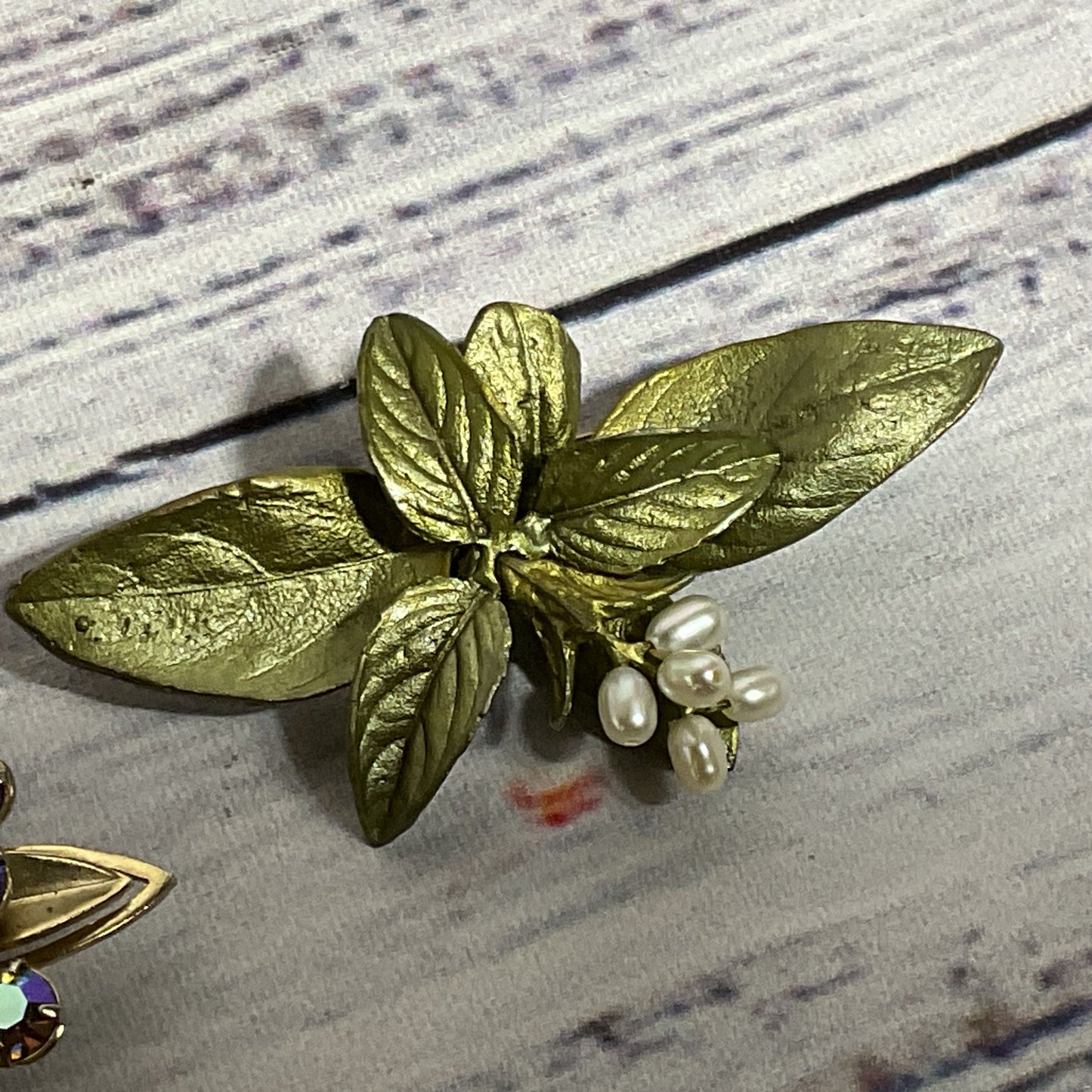 Set of 2 VTG. Faux Pearl and Rhinestone Brooches- 2" & 2.25"