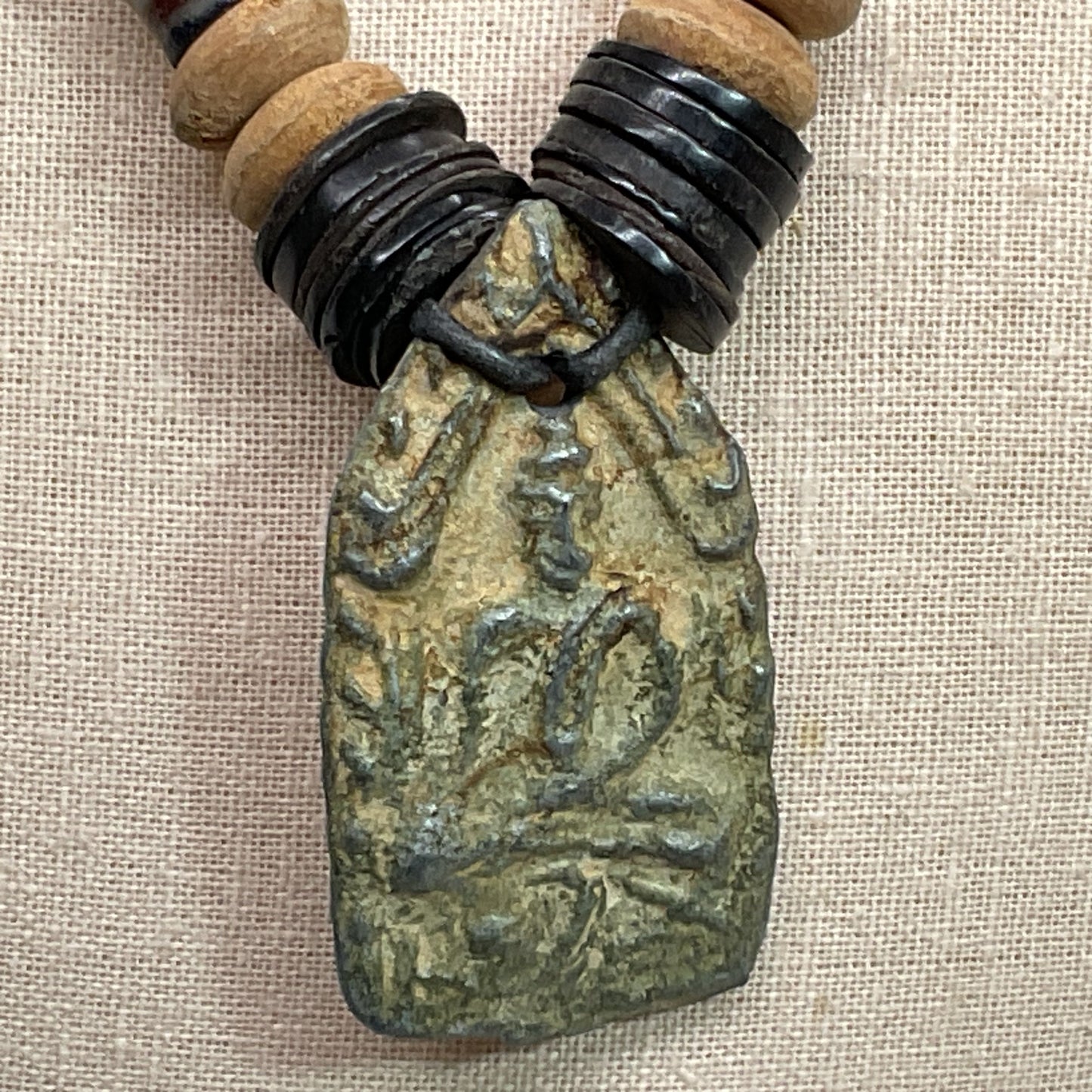 VTG. Thai Buddhist Brass/Metal Diety Figure Amulet Beaded Necklace