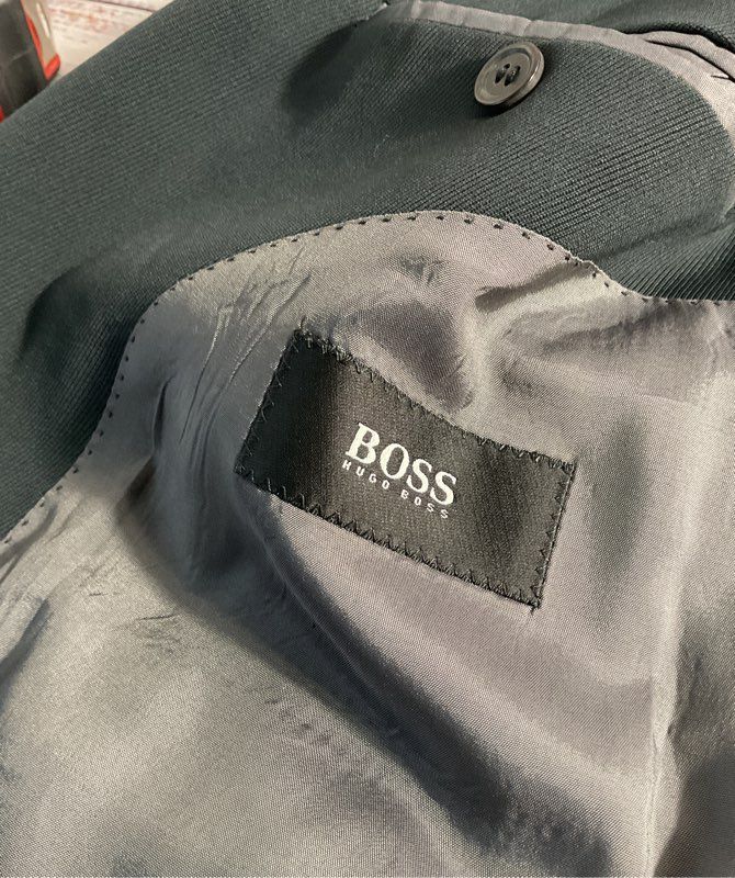 Hugo Boss Men's Black Virgin Wool Blend Suit Jacket Size 42L Made in Germany